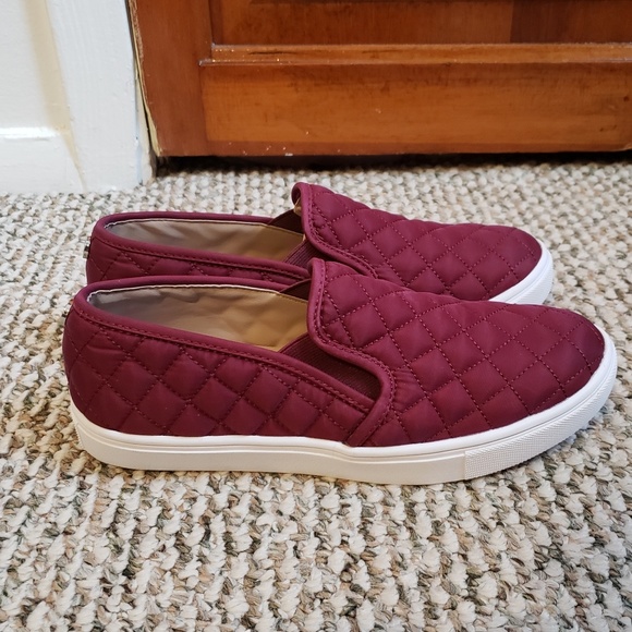 steve madden burgundy sneakers